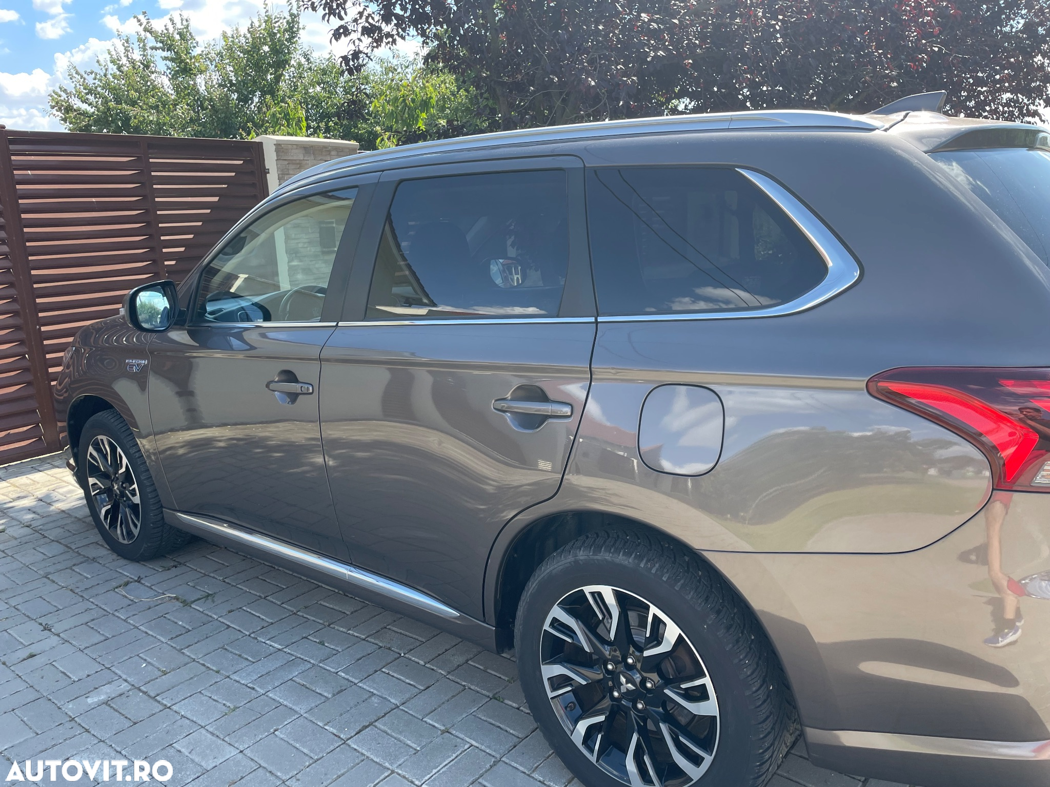 Mitsubishi Outlander - 5