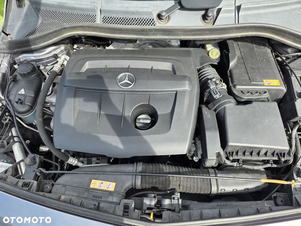 Mercedes-Benz Klasa B 180 d SCORE - 18