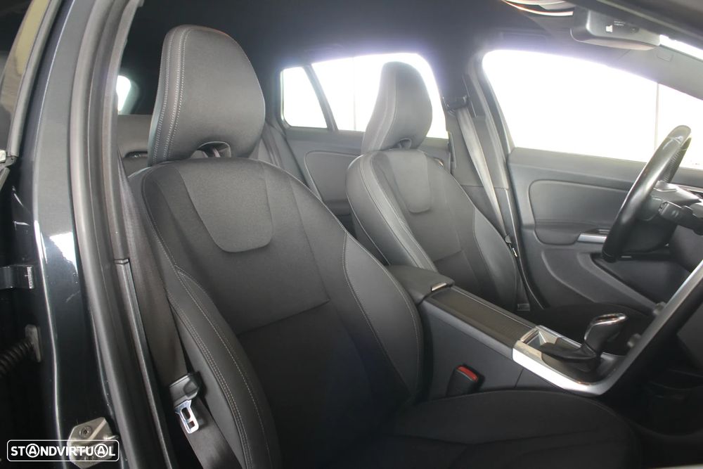 Volvo V60 1.6 D2 Momentum Eco Powershift - 43