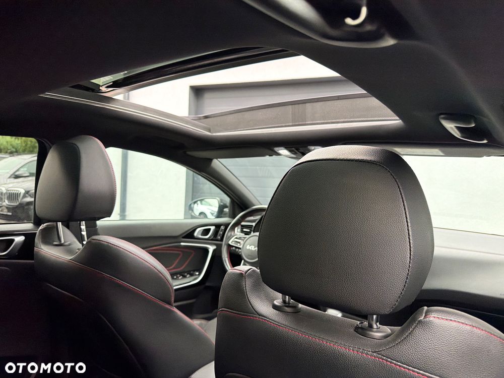 Kia ProCeed 1.6 T-GDI GT DCT - 9