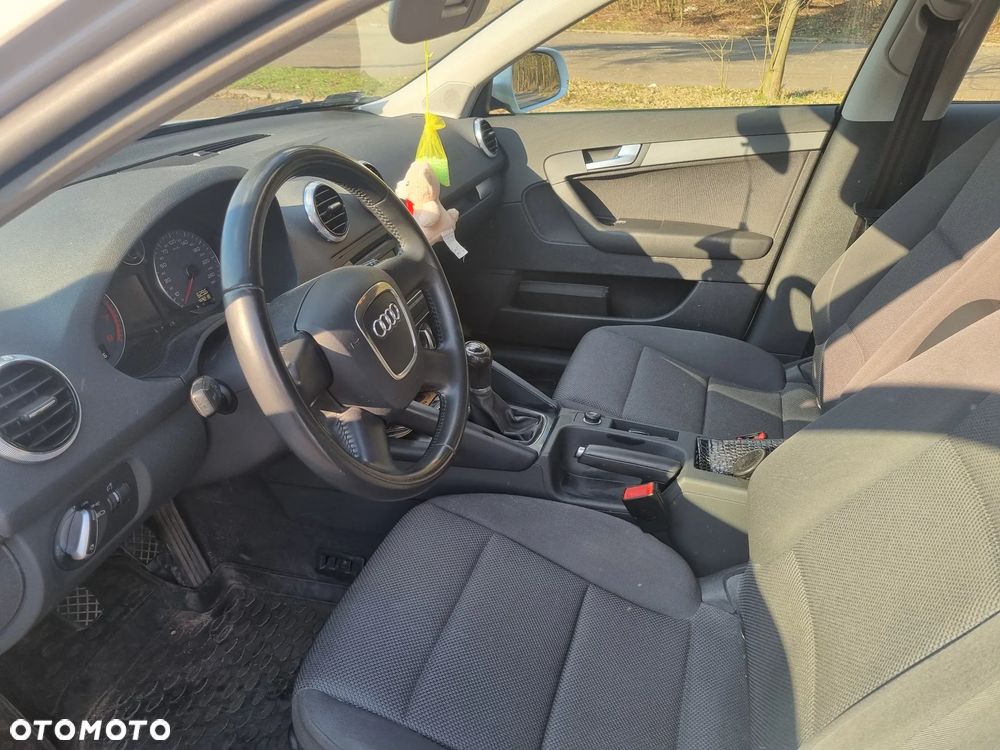 Audi A3 Sportback 1.2 TFSI Attraction - 8