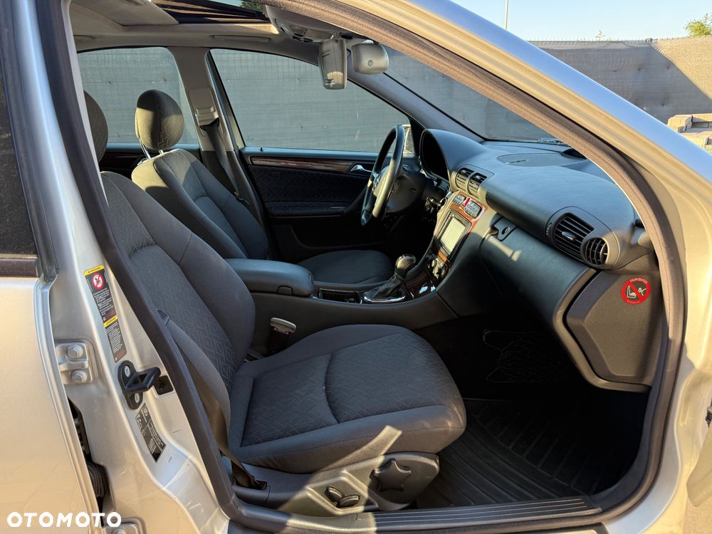Mercedes-Benz Klasa C 320 Elegance - 11