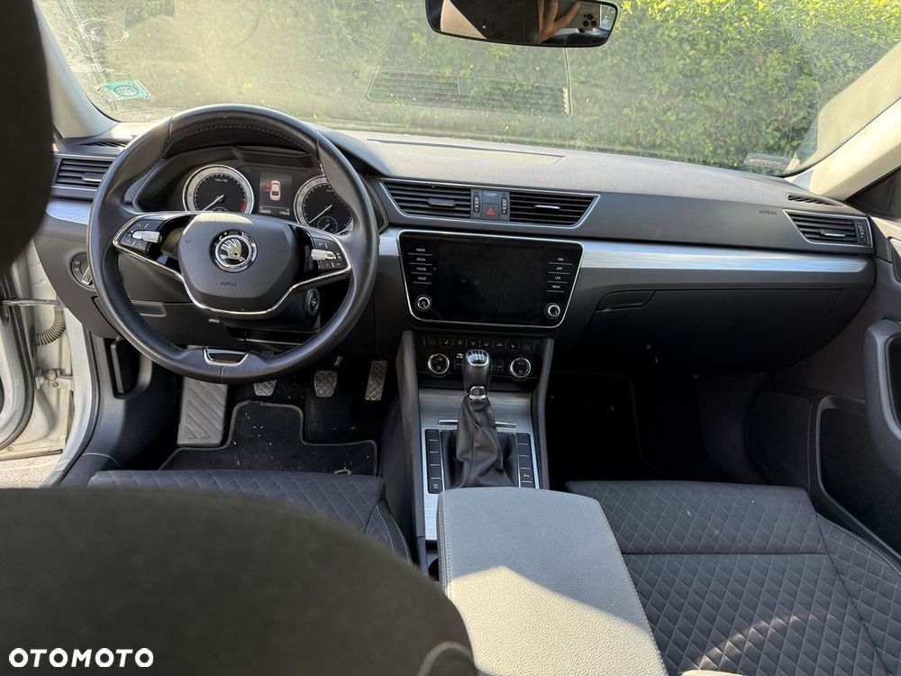 Skoda Superb 2.0 TDI SCR Ambition - 7
