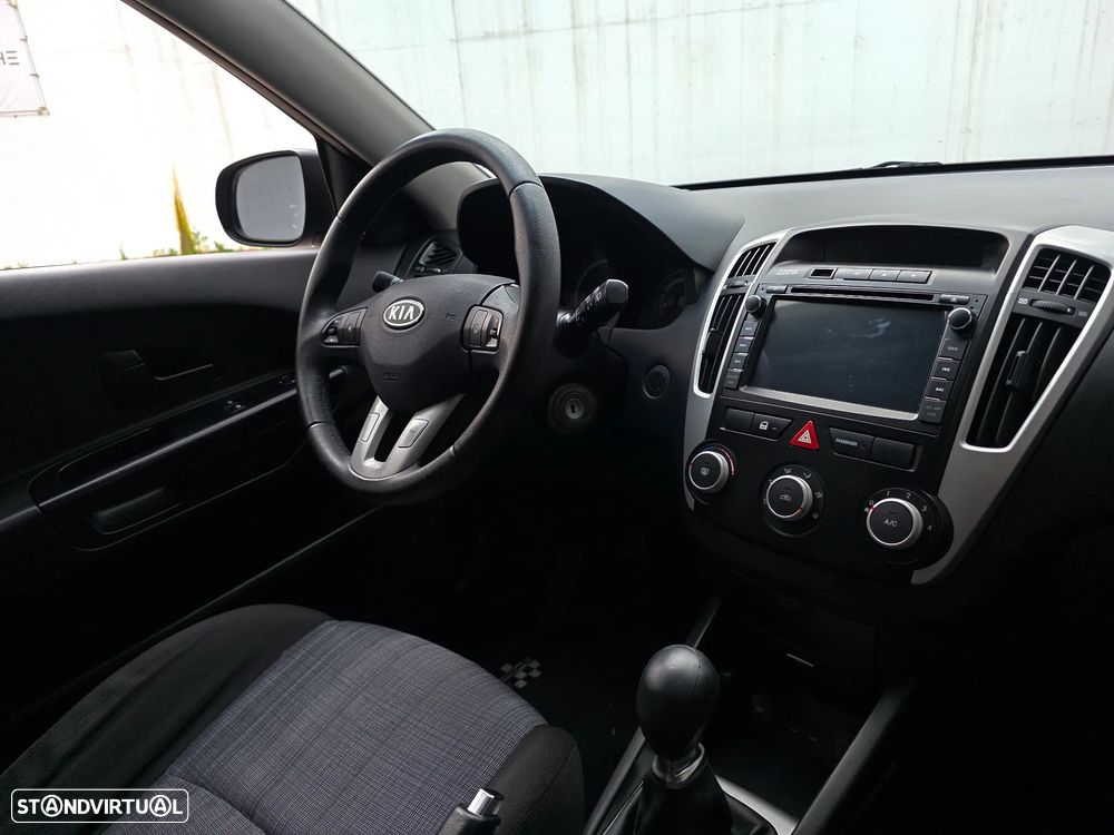 Kia Ceed SW 1.4 CVVT LX ISG - 47