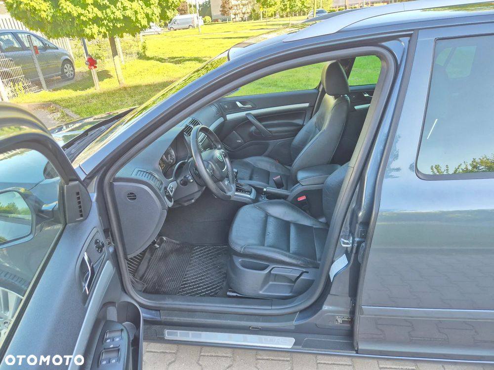 Skoda Octavia 2.0 TDI CR DPF DSG RS - 9