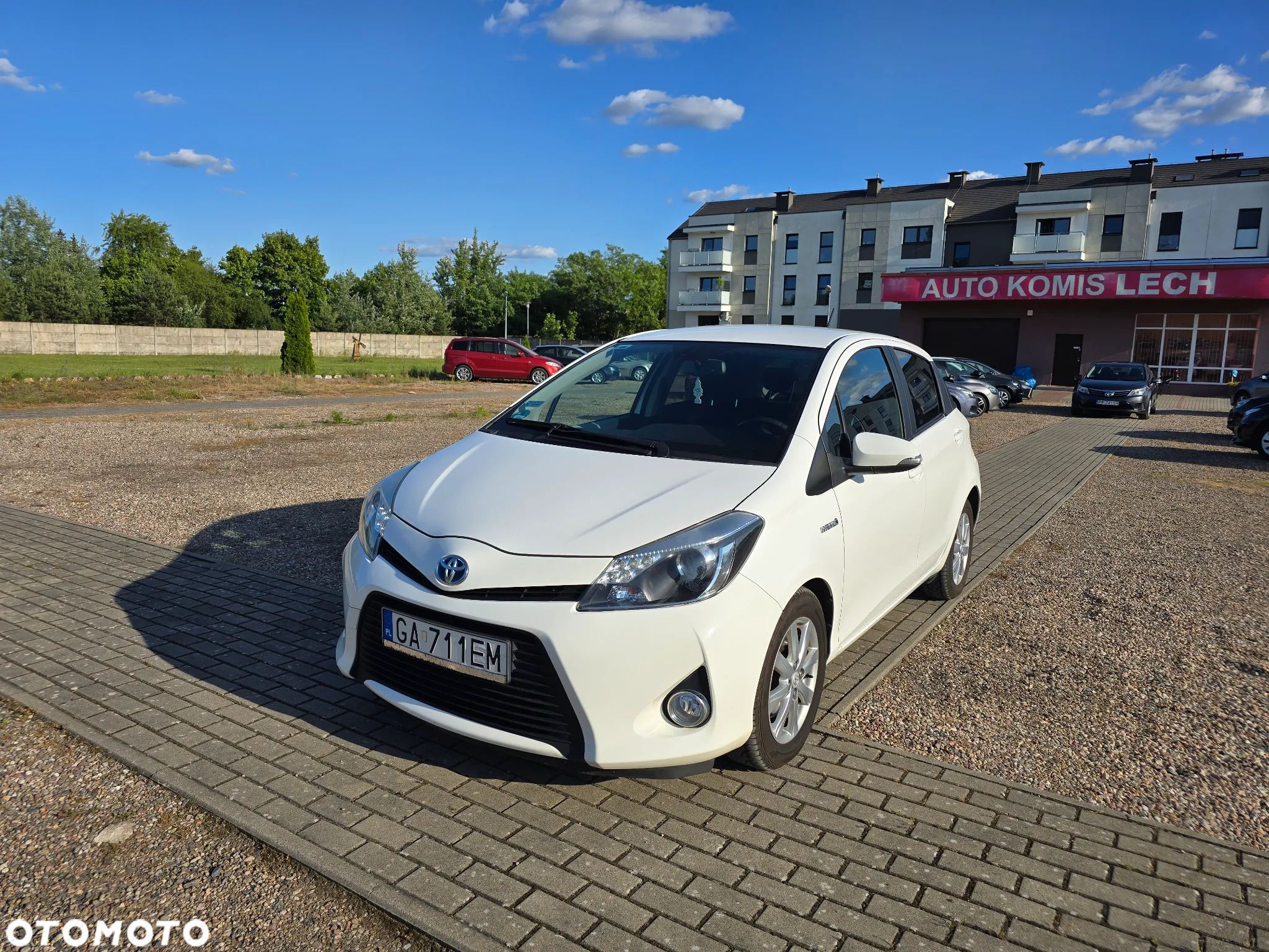 Toyota Yaris Hybrid 100 Premium - 1