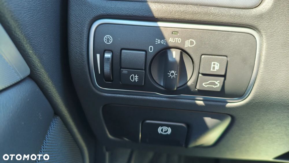 Volvo V70 D2 Momentum - 22