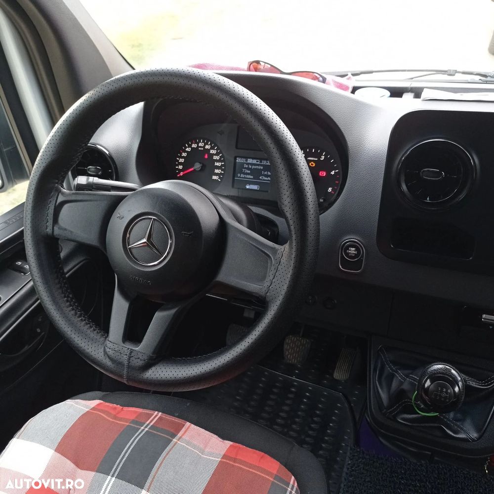 Mercedes-Benz Sprinter - 10