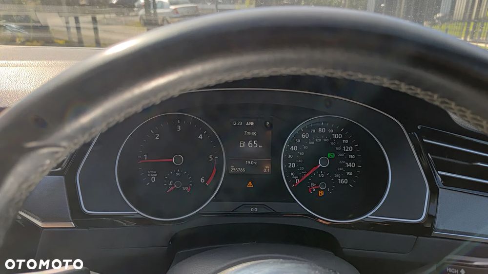 Volkswagen Passat - 7