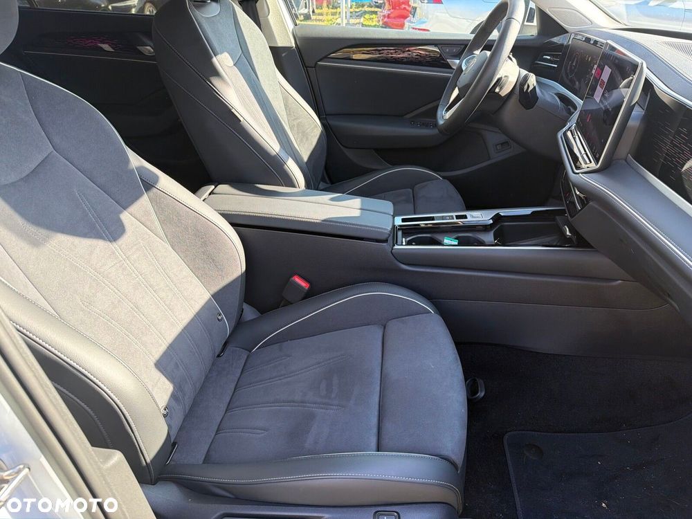 Volkswagen Passat 2.0 TDI SCR 4Mot Style DSG - 19