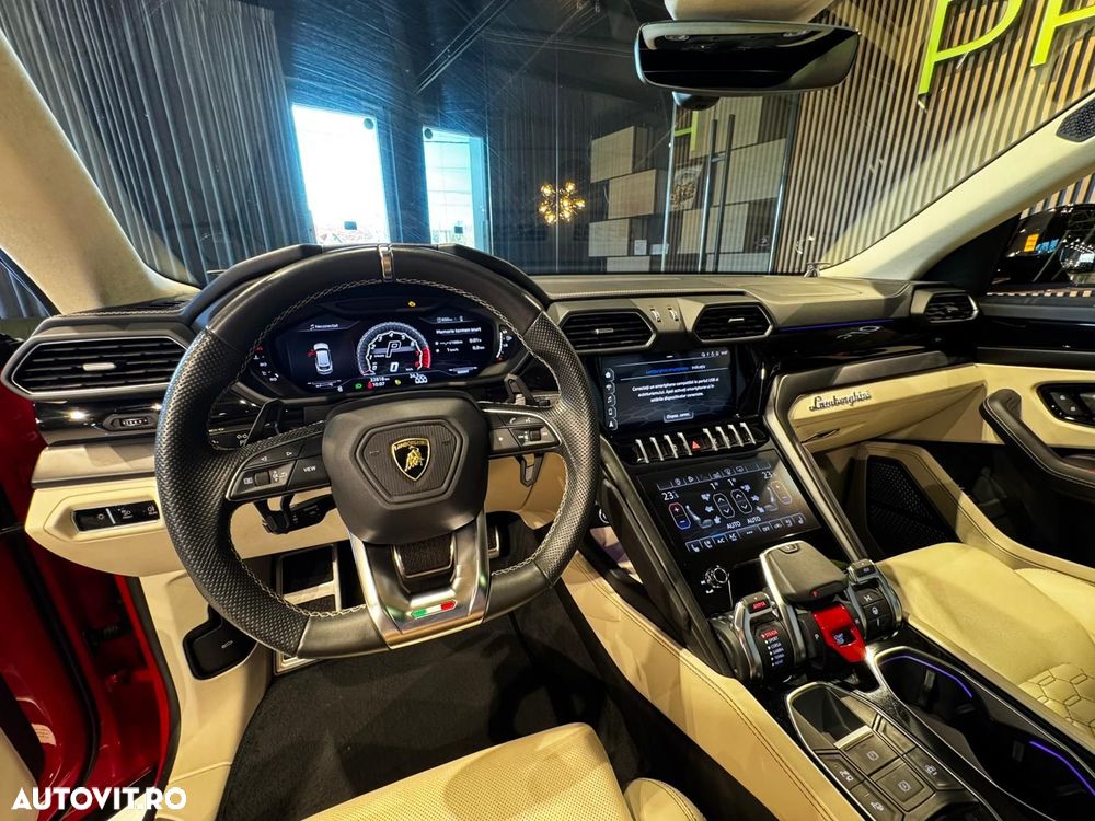 Lamborghini URUS - 11