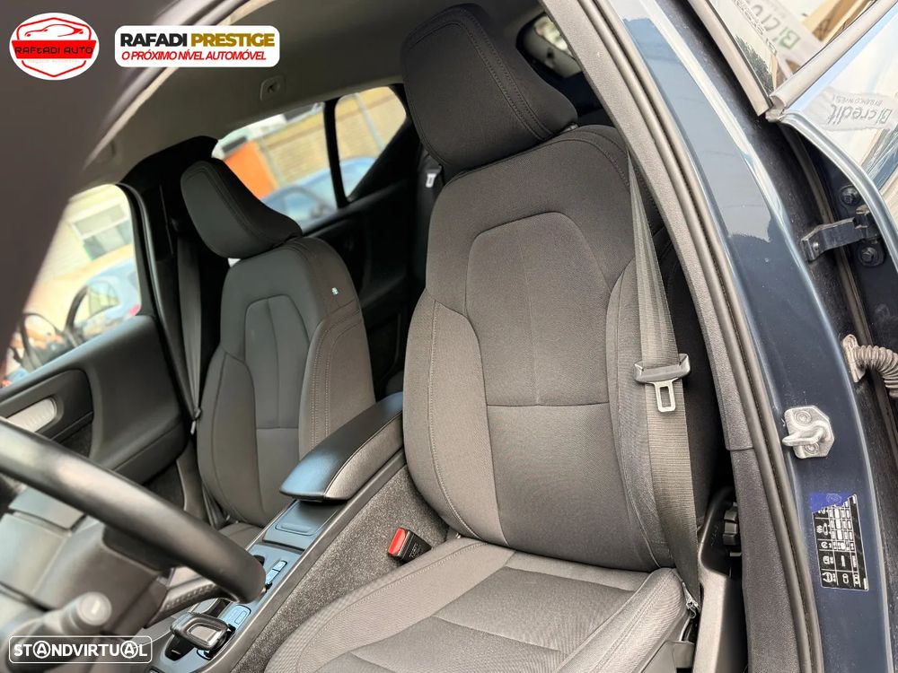 Volvo XC 40 1.5 T3 Momentum Geartronic - 12
