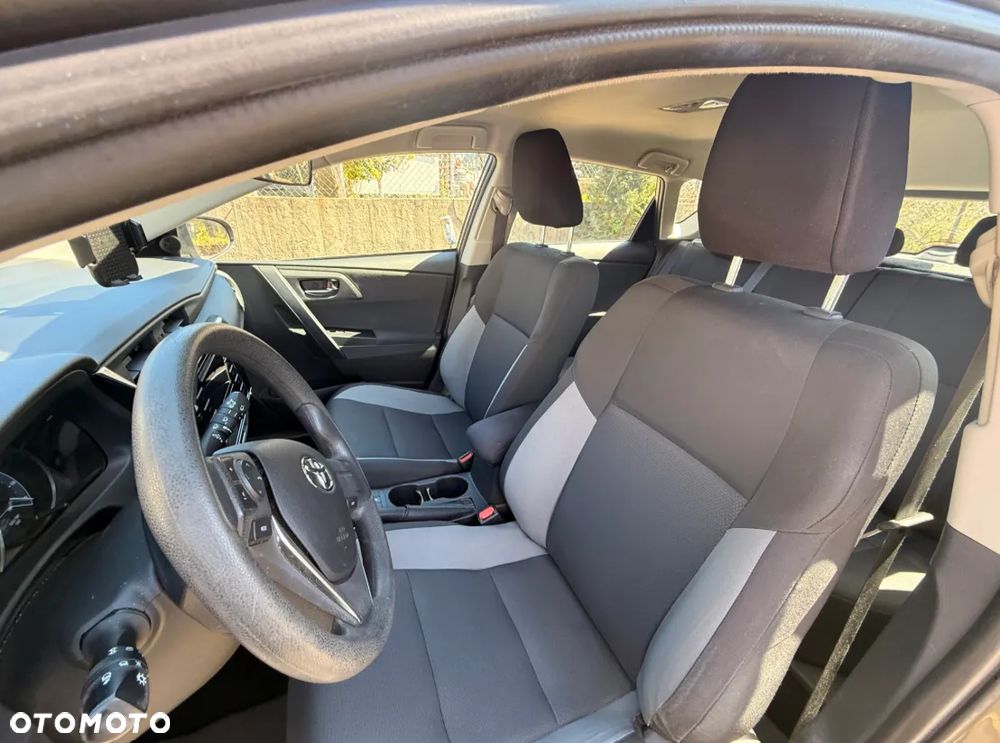 Toyota Auris - 4
