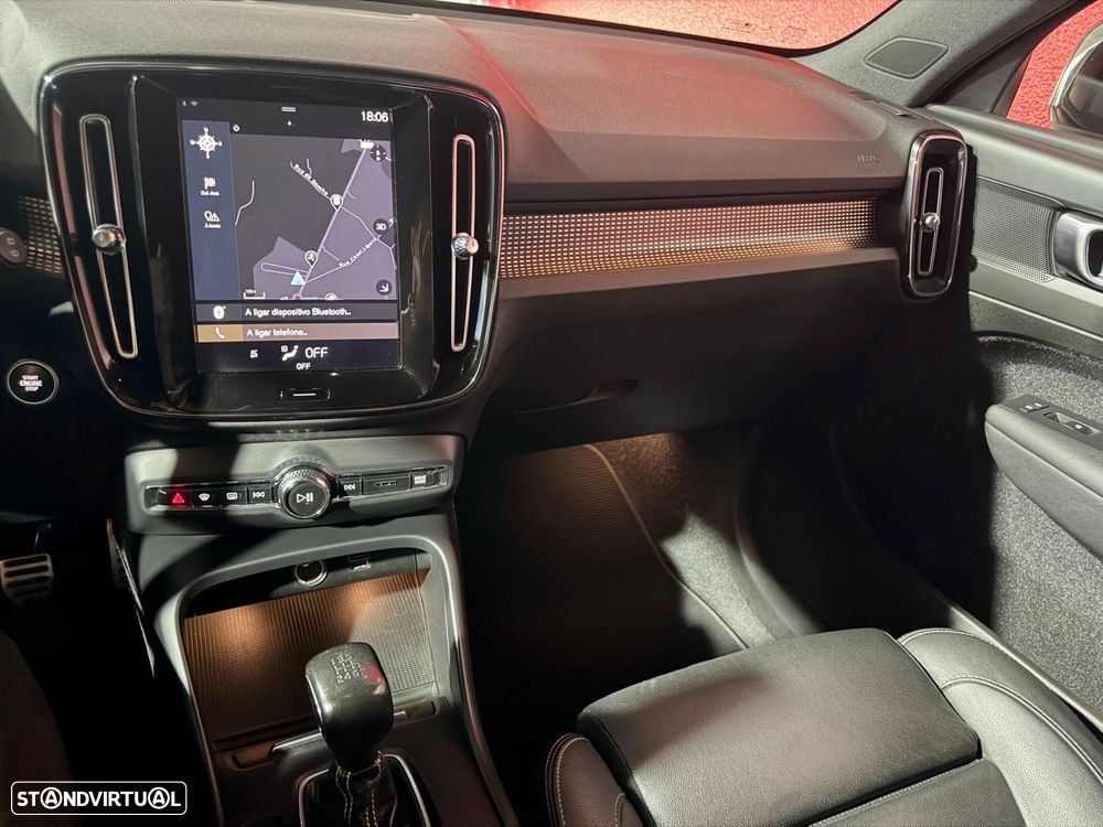 Volvo XC 40 2.0 D3 R-Design - 25