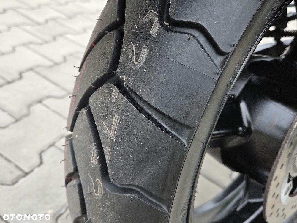 Suzuki V-STROM - 24