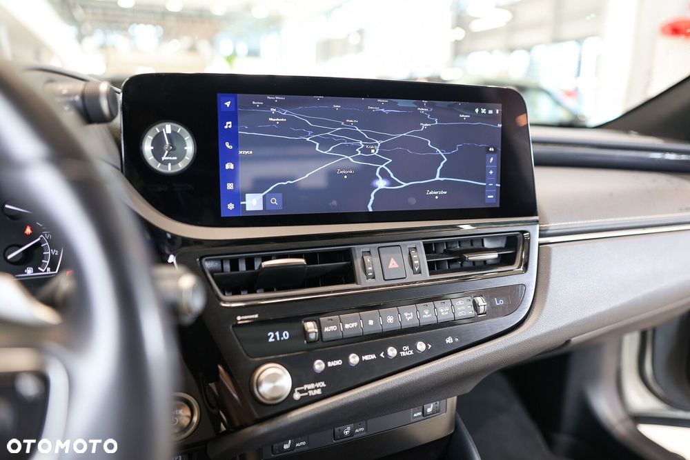Lexus ES 300h Business Edition - 21