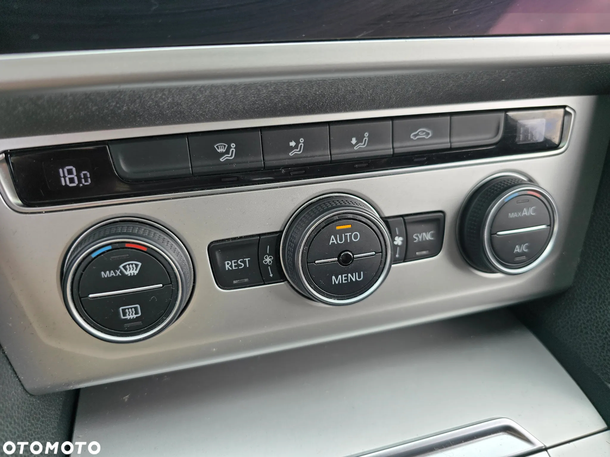 Volkswagen Passat - 34