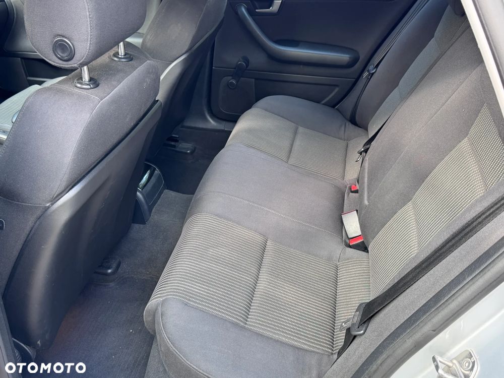 Audi A4 Avant 1.8T Quattro - 14