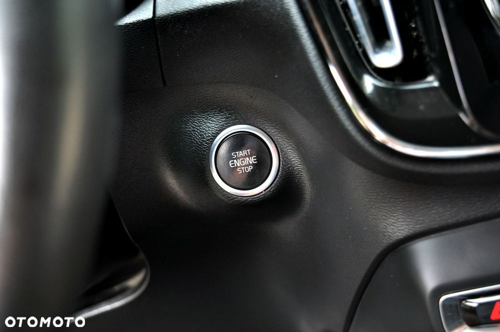 Volvo XC 40 T4 Plug-In Hybrid Plus Dark - 24
