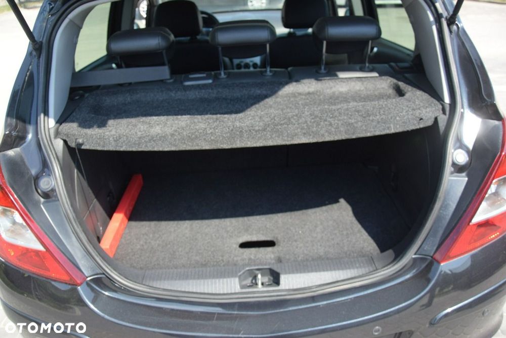 Opel Corsa 1.4 16V 150 Jahre - 17