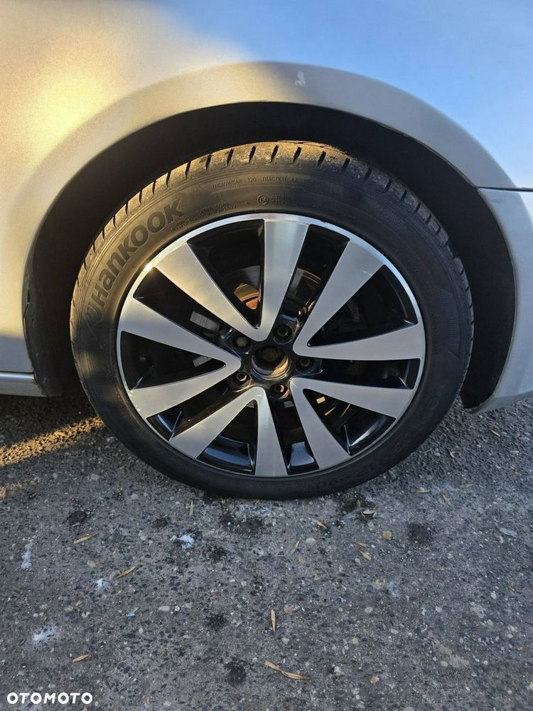 Volkswagen Golf 1.6 TDI DPF Comfortline - 27