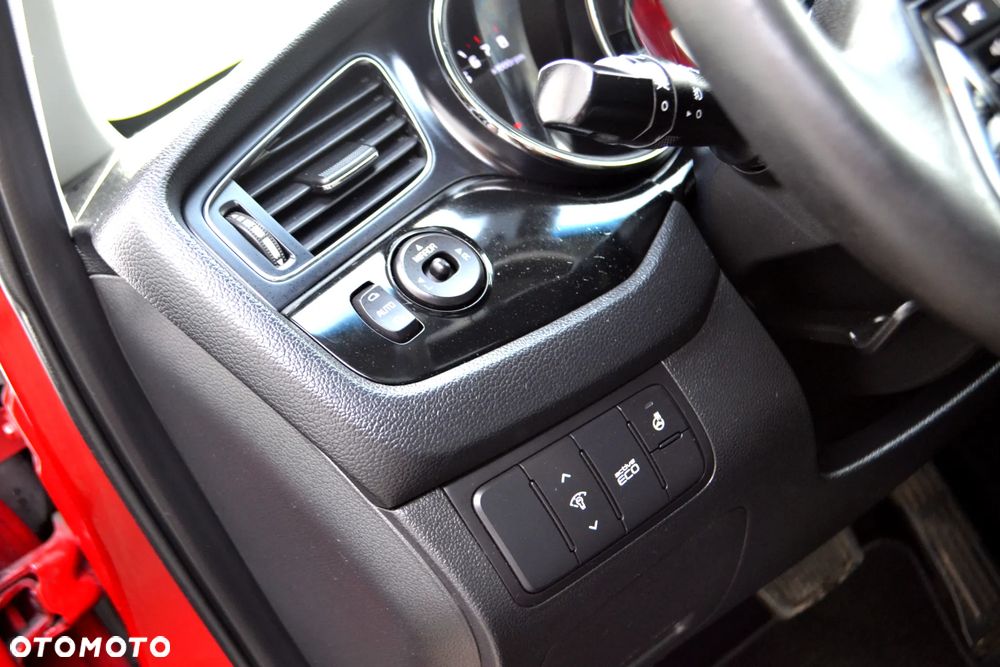 Kia Ceed 1.6 GDI L DCT - 16