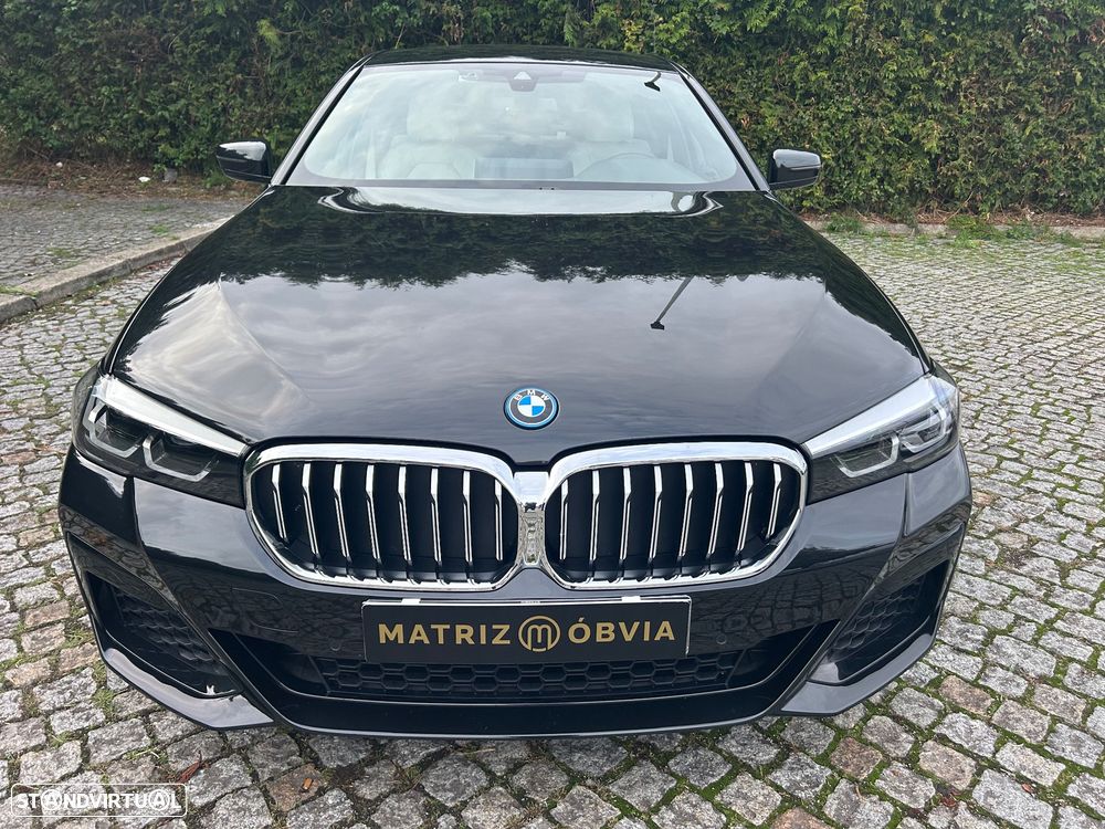 BMW 530 e Pack Desportivo M - 1