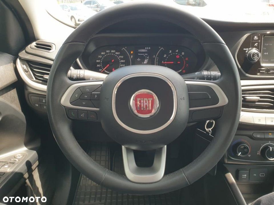 Fiat Tipo - 12