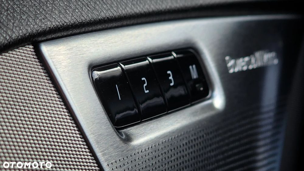 Volvo XC 90 T6 AWD Geartronic RDesign - 24