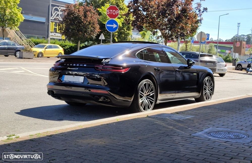 Porsche Panamera 4 E-Hybrid Executive - 4