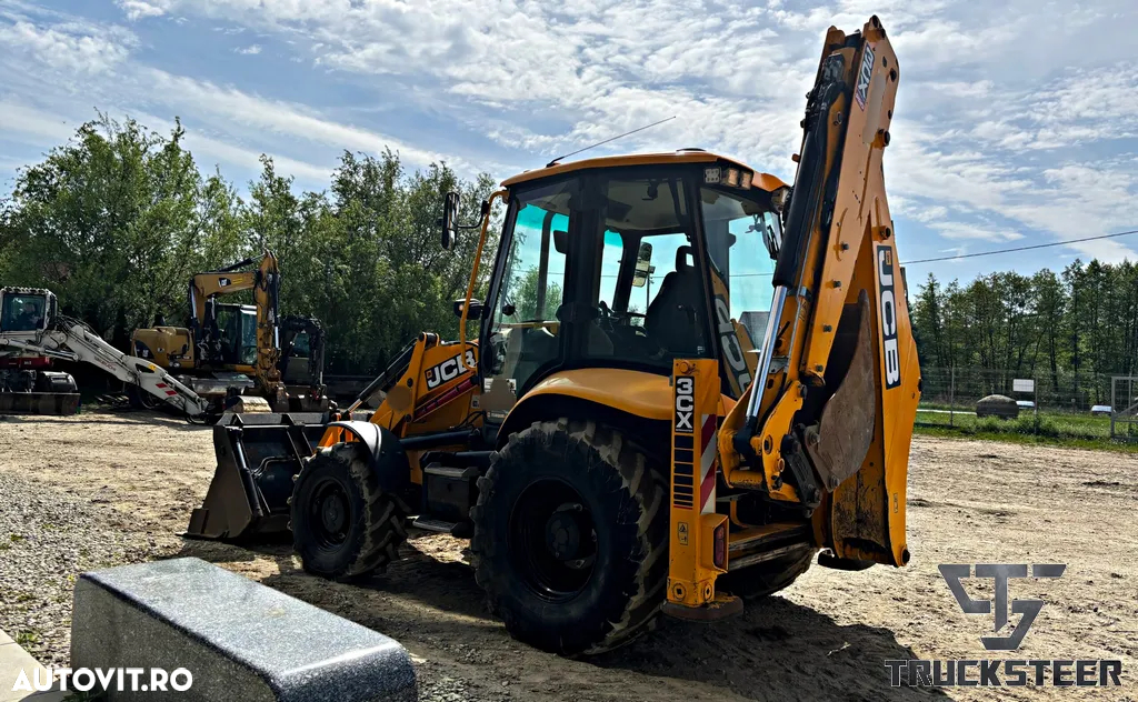 JCB 3CX - 8