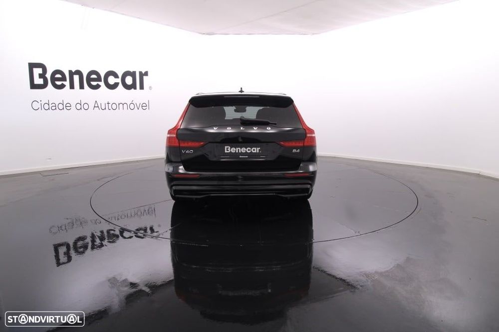 Volvo V60 2.0 B4 Plus Dark Auto - 7