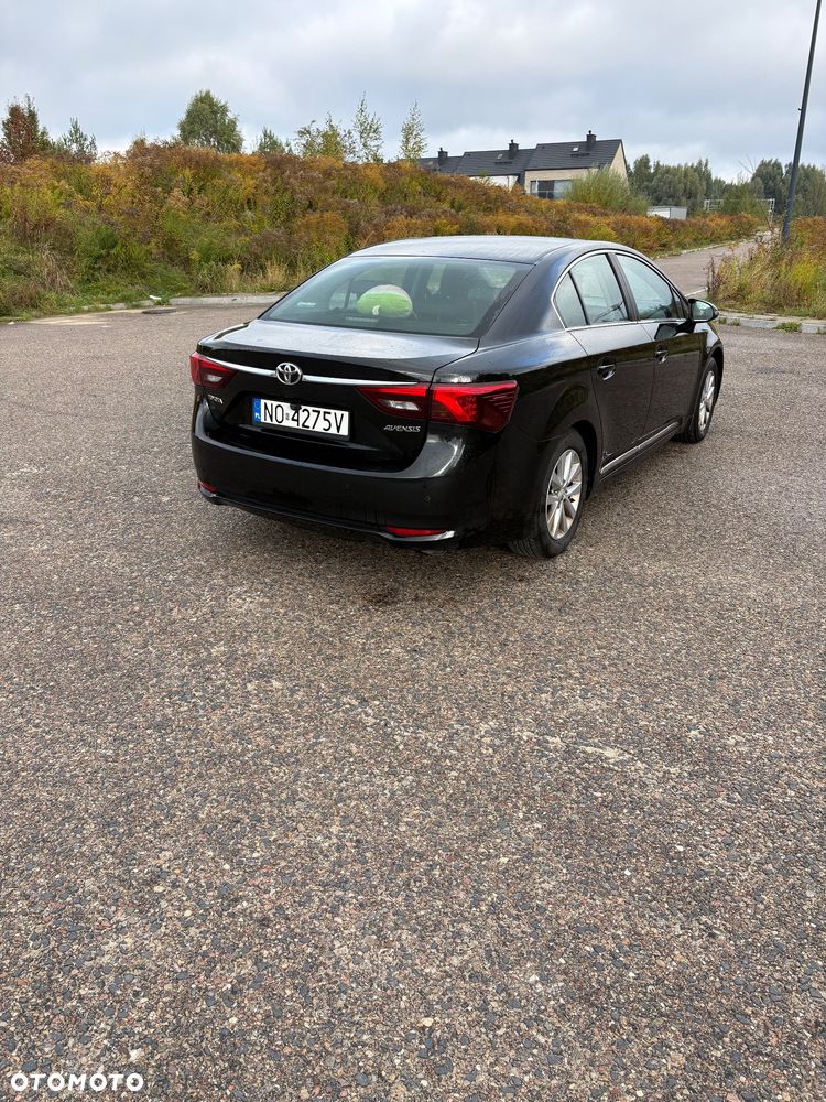 Toyota Avensis 2015 photo 3