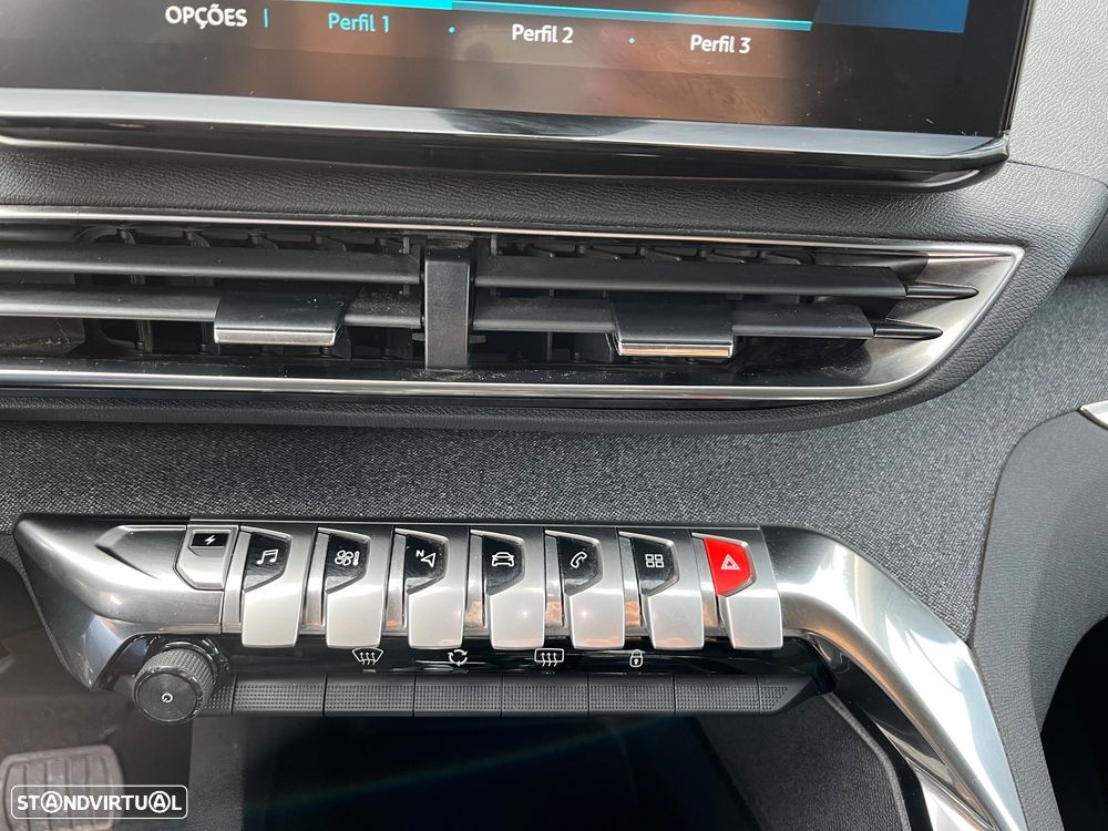 Peugeot 3008 1.6 Hybrid Allure Pack e-EAT8 - 32