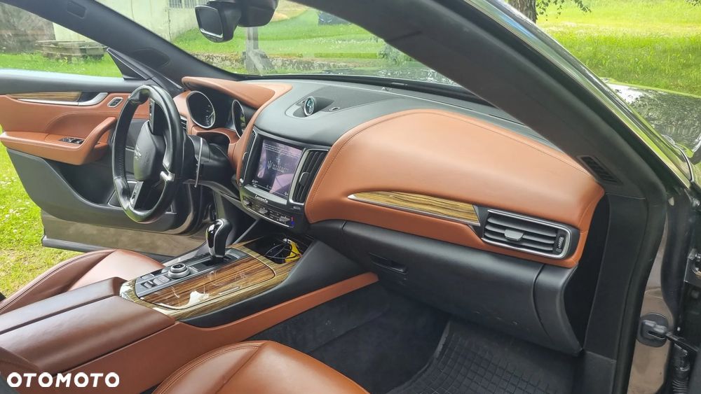 Maserati Levante Q4 GranLusso - 13
