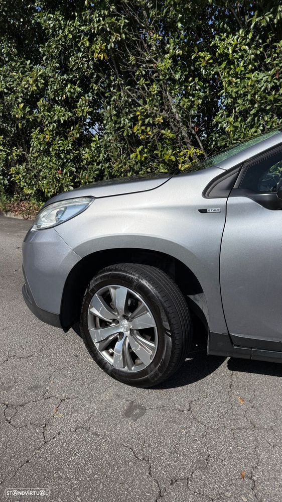 Peugeot 2008 1.2 PureTech Allure - 3