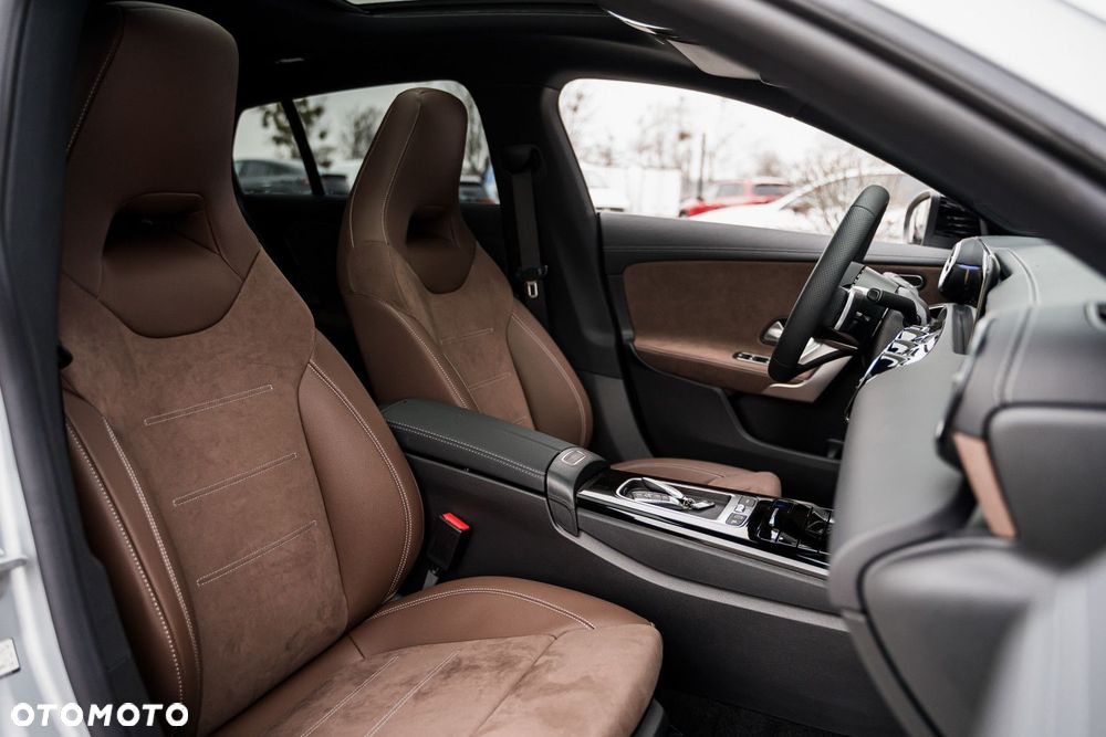 Mercedes-Benz CLA - 21