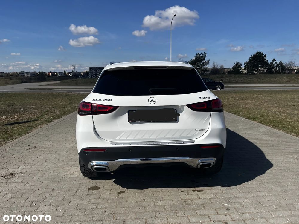 Mercedes-Benz GLA - 5