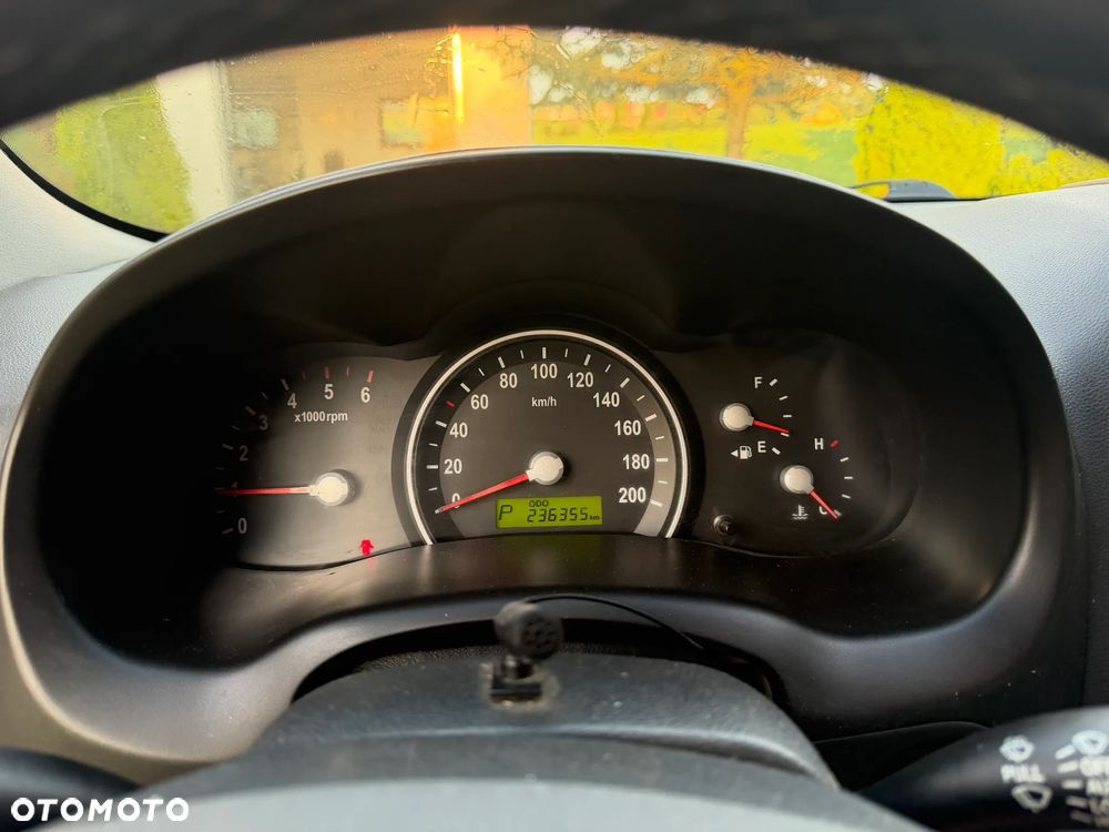 Kia Carnival 2.9 CRDi EX - 16