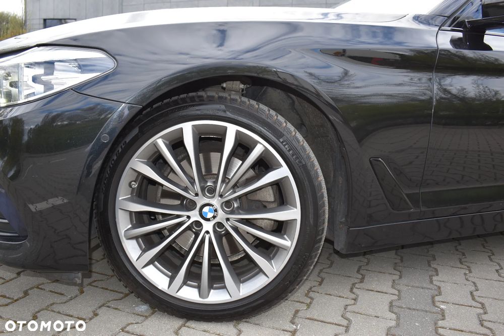BMW Seria 5 518d Sport Line sport - 10
