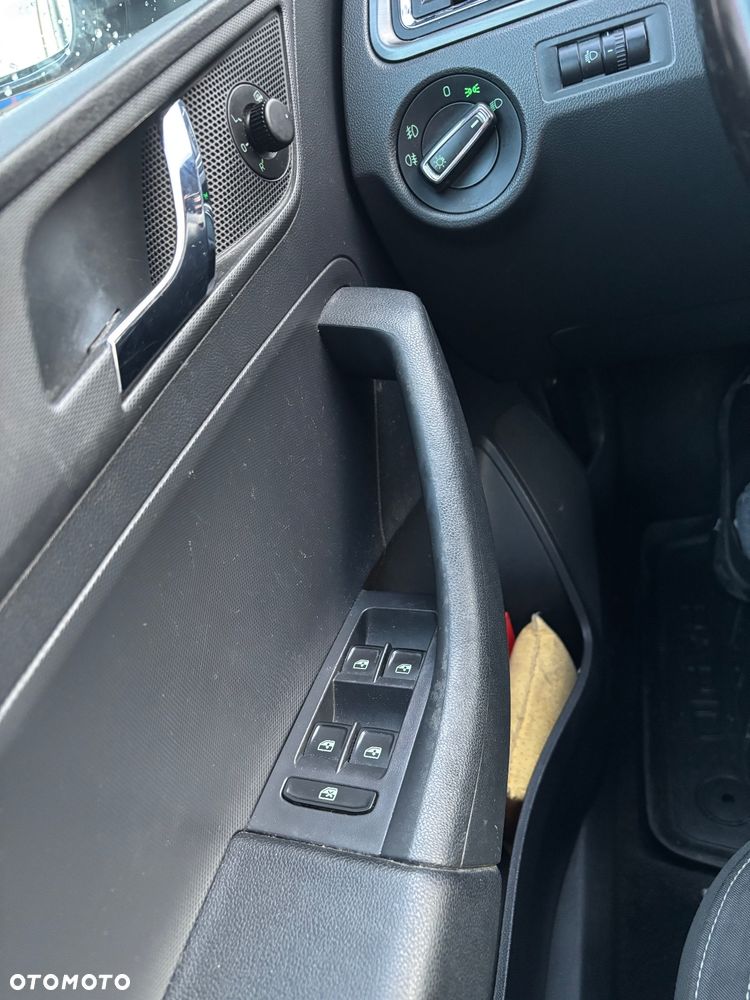 Skoda RAPID 1.6 TDI DPF Ambition - 13