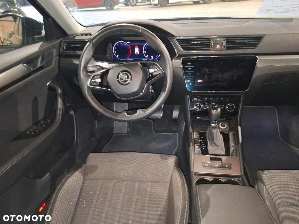 Skoda Superb 2.0 TDI SCR Sportline DSG - 8