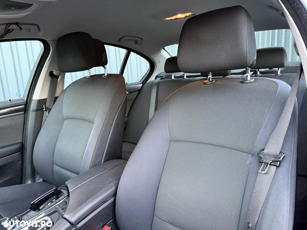 BMW Seria 5 520d Aut. Modern Line - 7