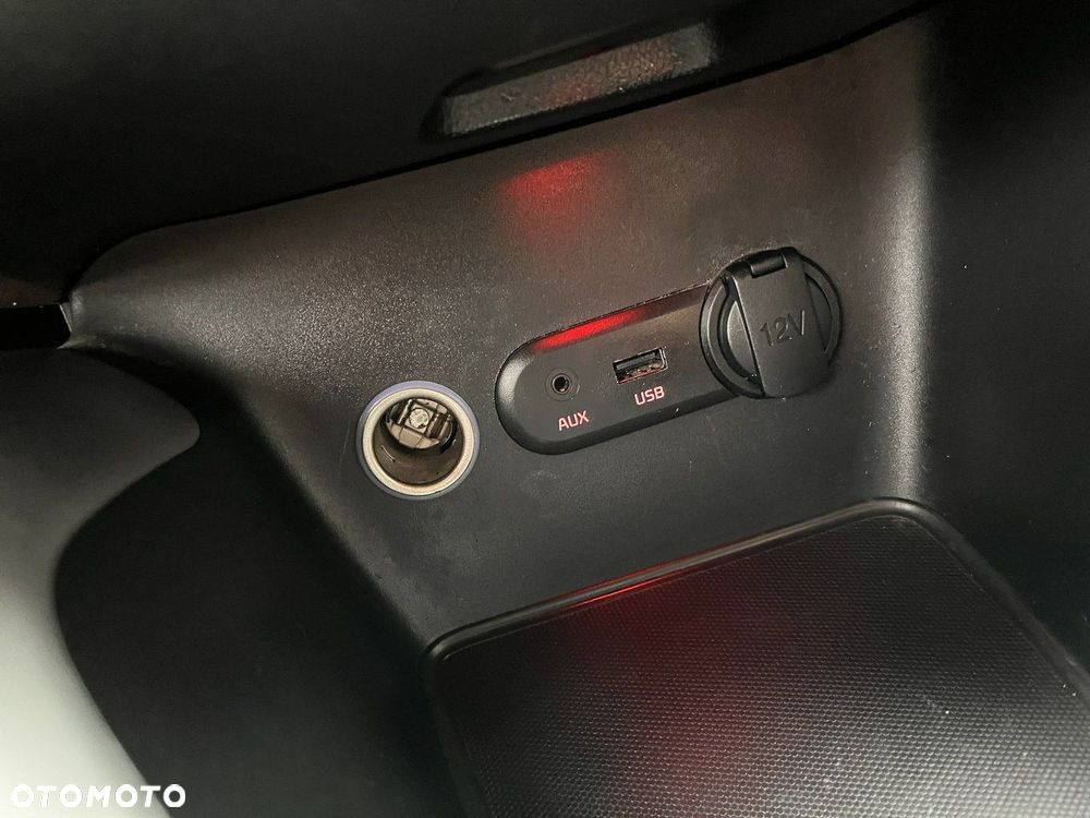 Kia Ceed 1.6 GDI Dream Team Edition - 21