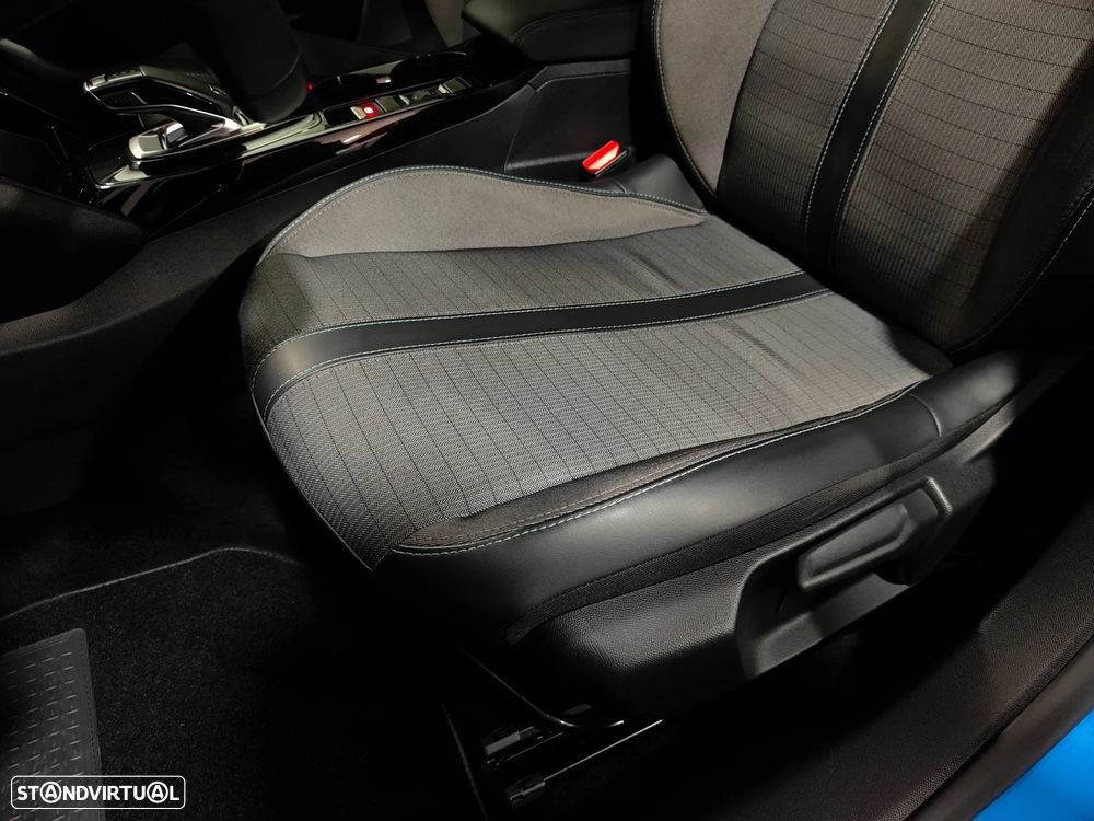 Peugeot 208 1.2 PureTech Allure EAT8 - 31