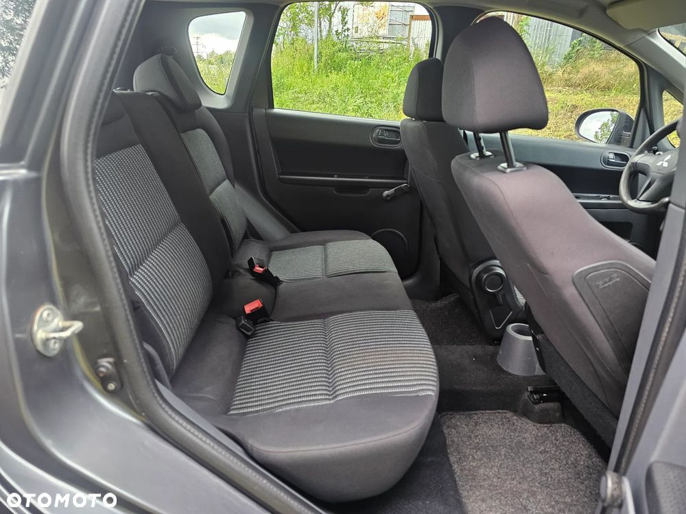 Mitsubishi Colt 1.1 Inform - 17