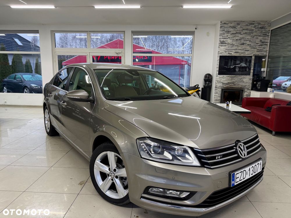 Volkswagen Passat 1.4 TSI R-Line Edition Plus - 32