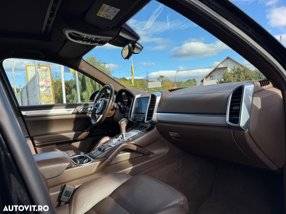 Porsche Cayenne Tiptronic S - 9