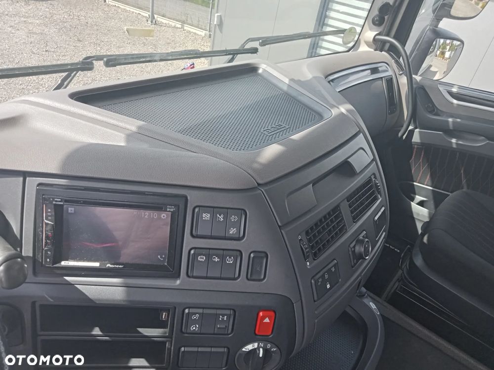 DAF - 33