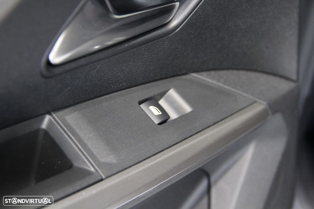 Peugeot 5008 1.2 Hybrid Allure e-DCS6 - 26